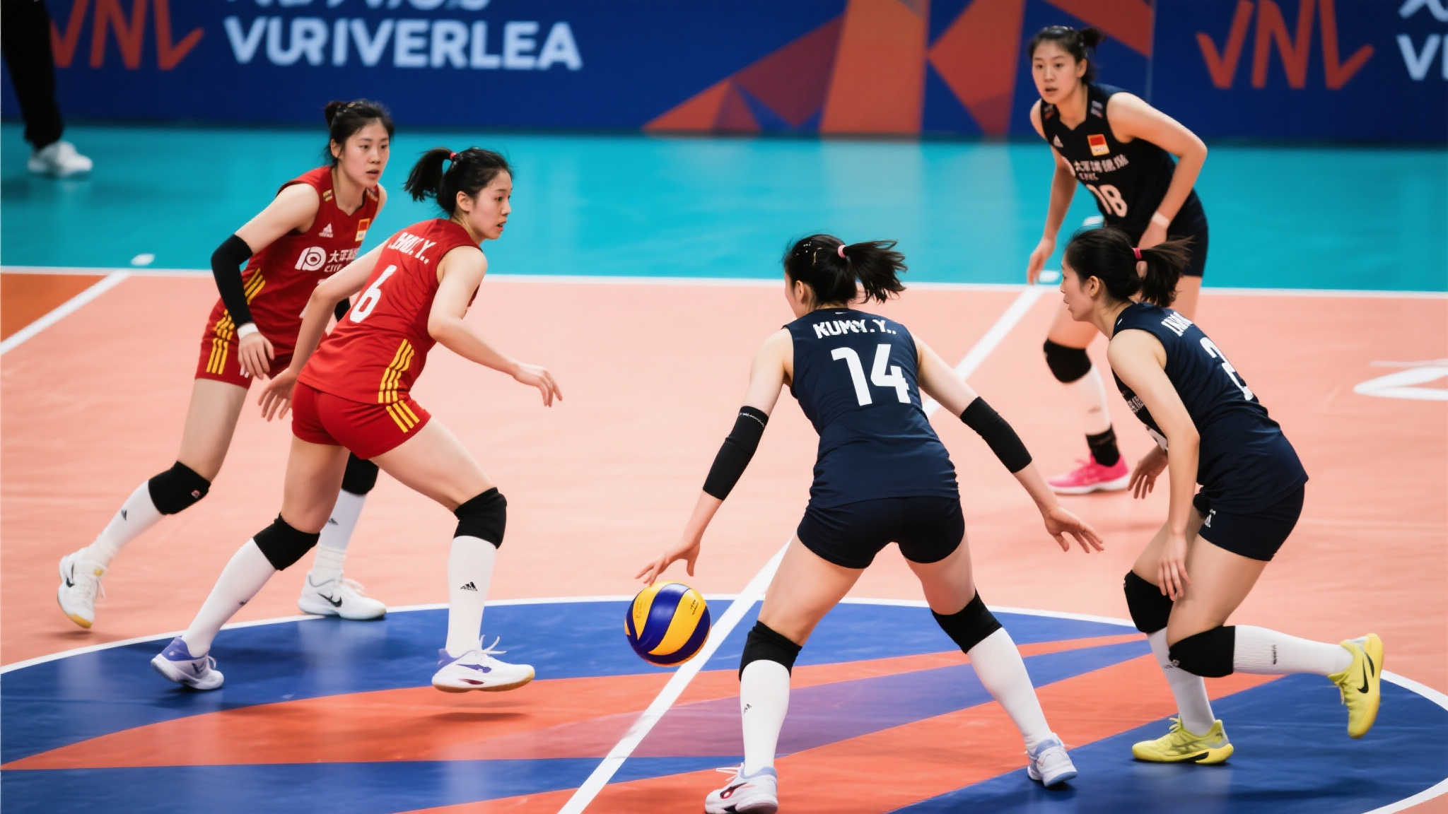 U19女篮挡拆配合生疏，明显短下顺机会未把握，传球迟缓